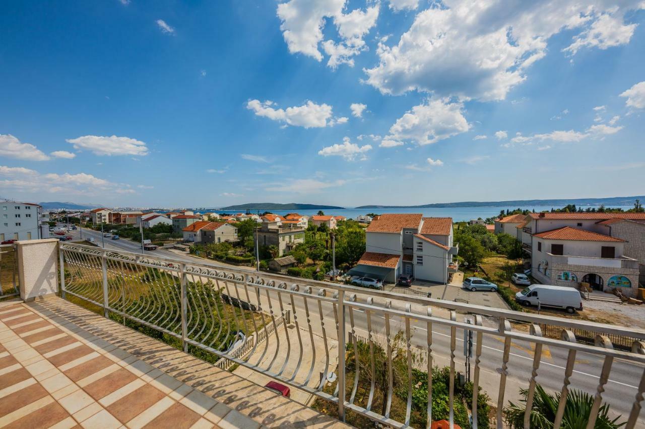 Apartman Lucija Kaštela Exteriör bild