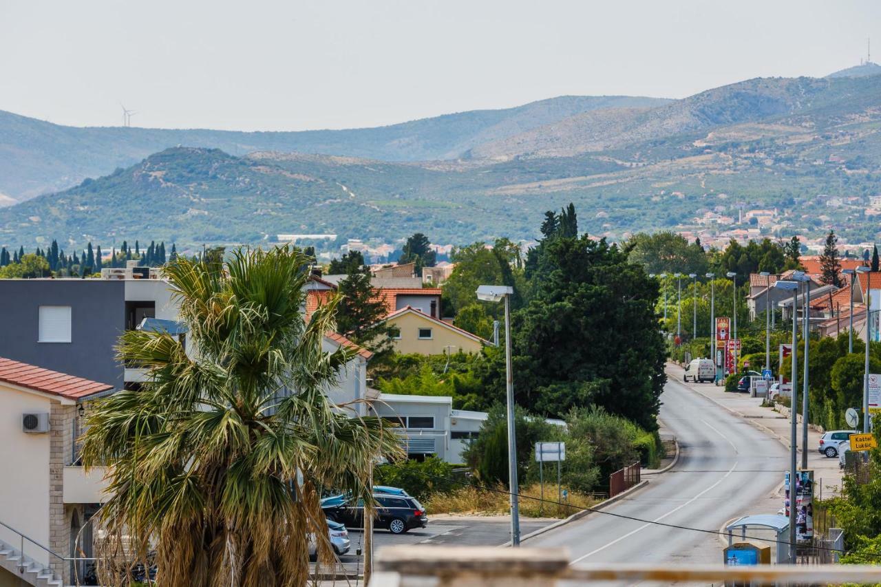Apartman Lucija Kaštela Exteriör bild