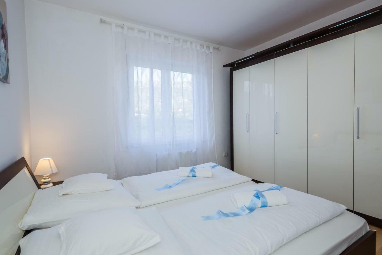 Apartman Lucija Kaštela Exteriör bild