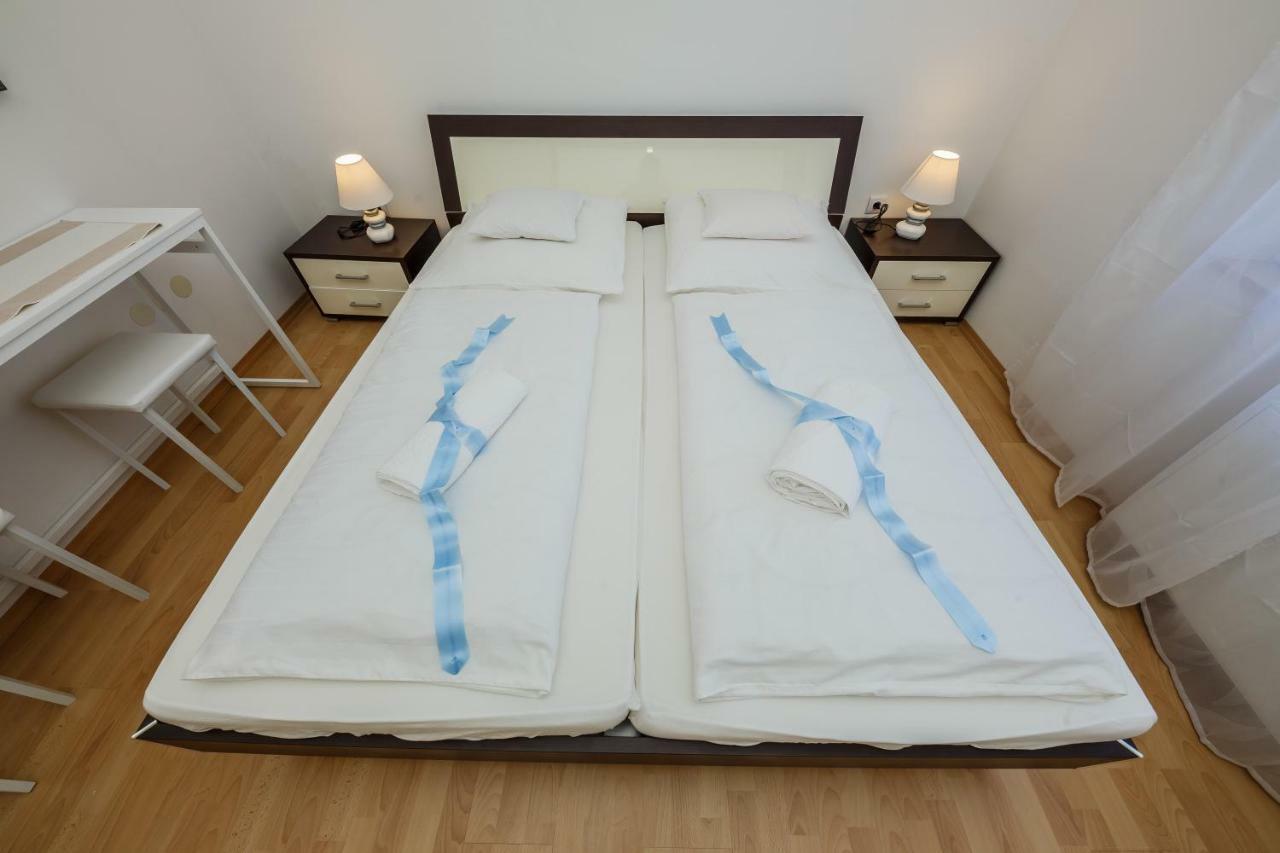 Apartman Lucija Kaštela Exteriör bild