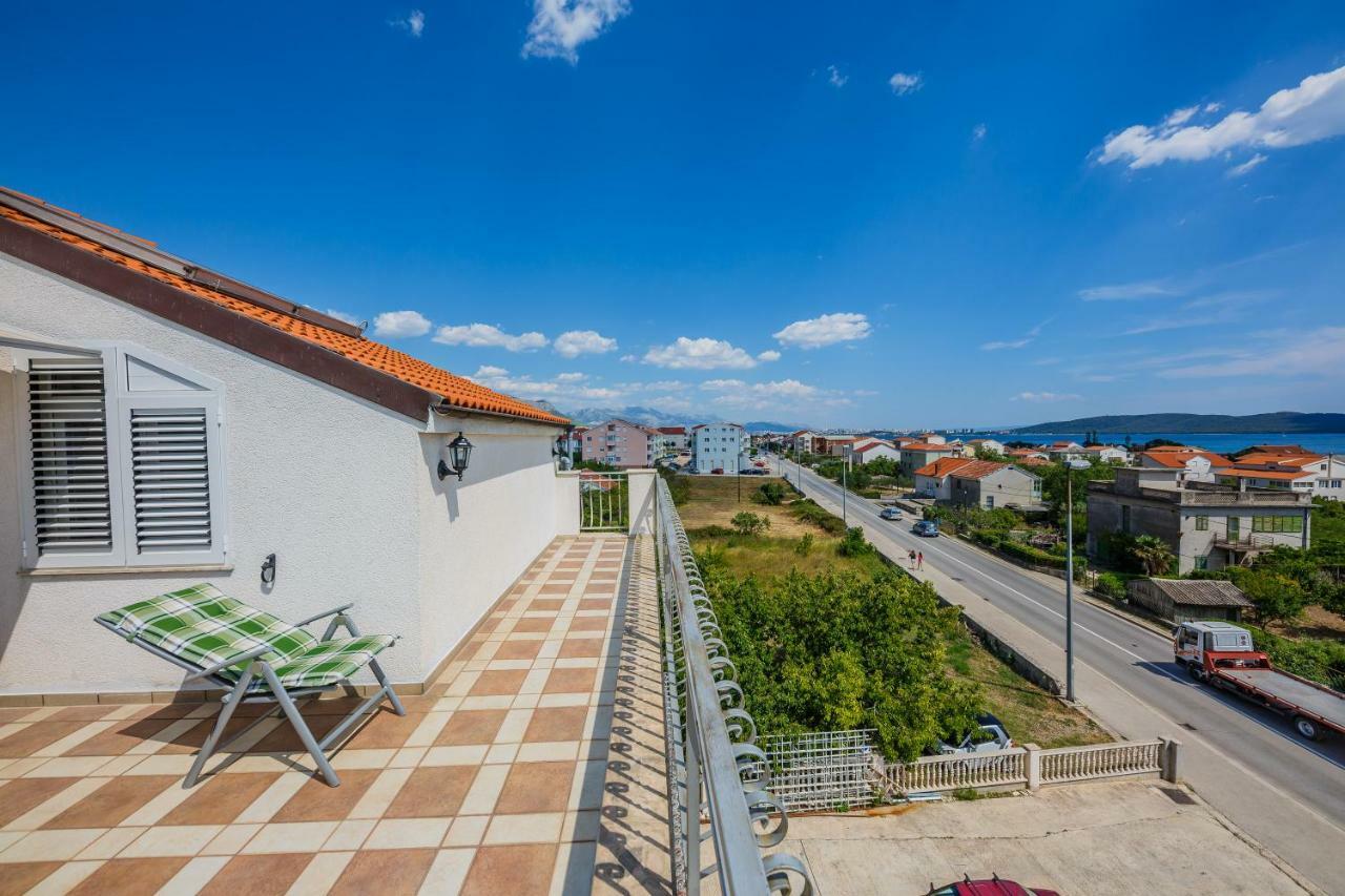 Apartman Lucija Kaštela Exteriör bild