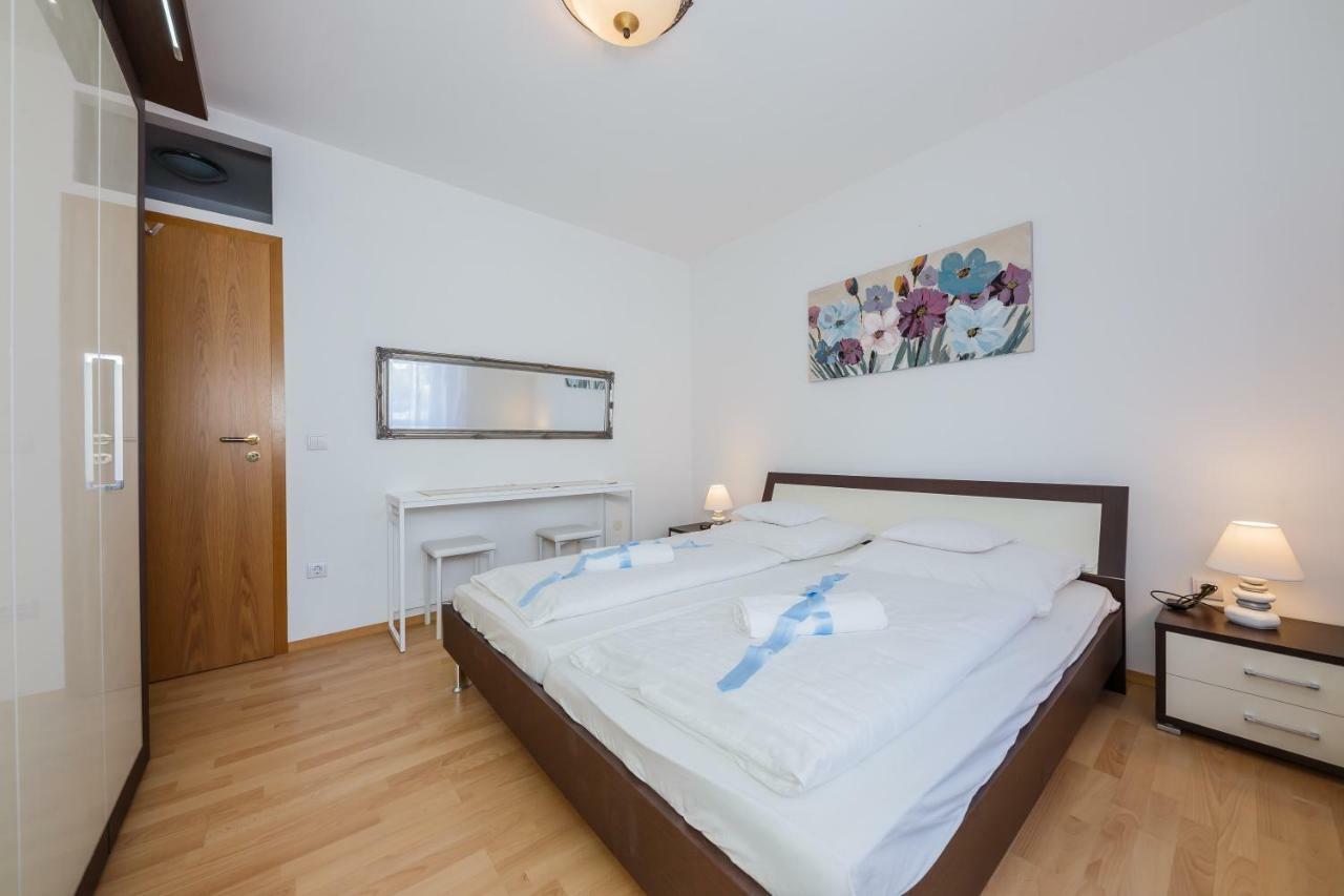 Apartman Lucija Kaštela Exteriör bild
