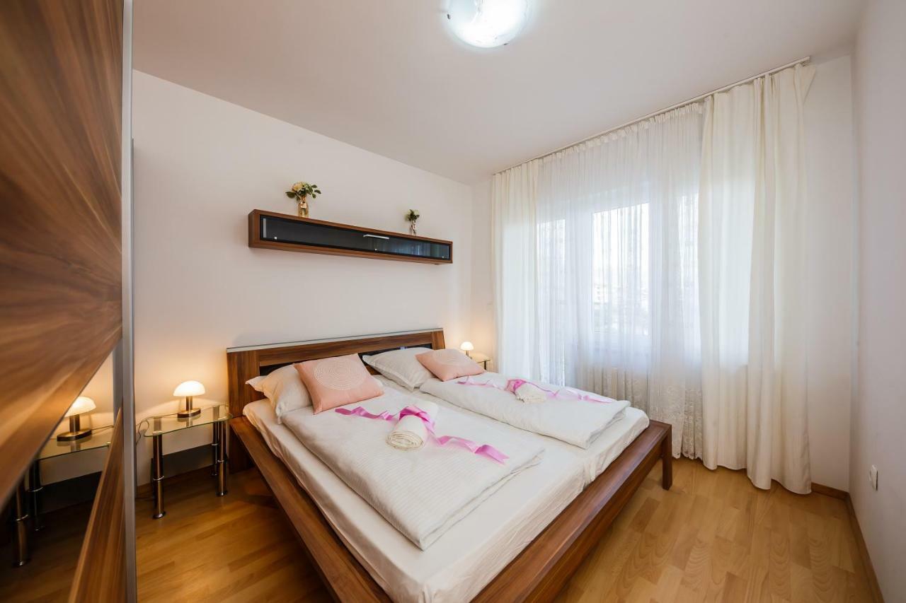 Apartman Lucija Kaštela Exteriör bild