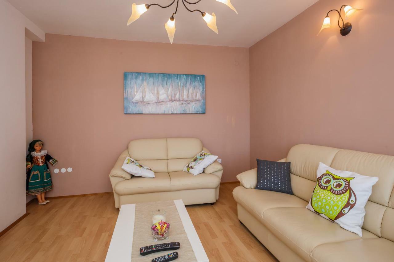 Apartman Lucija Kaštela Exteriör bild